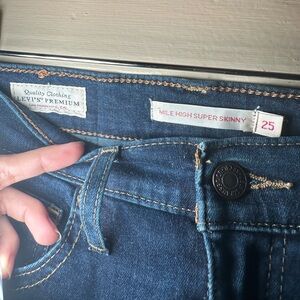 Blue Levi’s mile high super skinny jeans